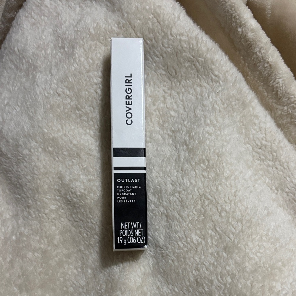 COVERGIRL Outlast Moisturizing Topcoat - Black & White Packaging